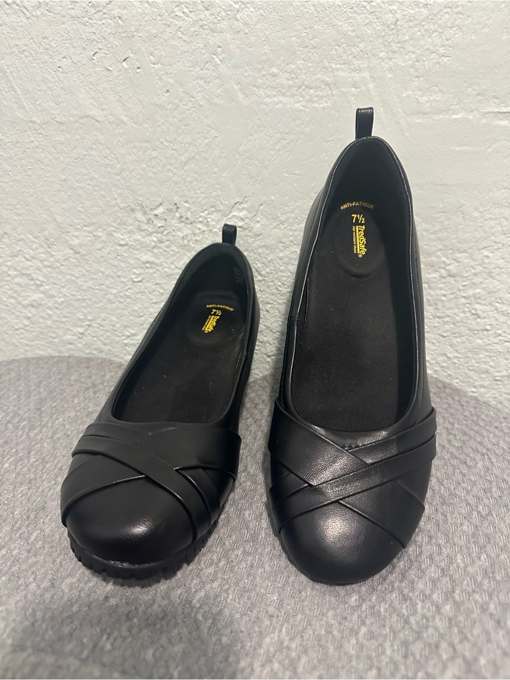 Tredsafe Women's Black Slip-On Crossband Flats - Size 7 1/2 - Picture 2 of 8